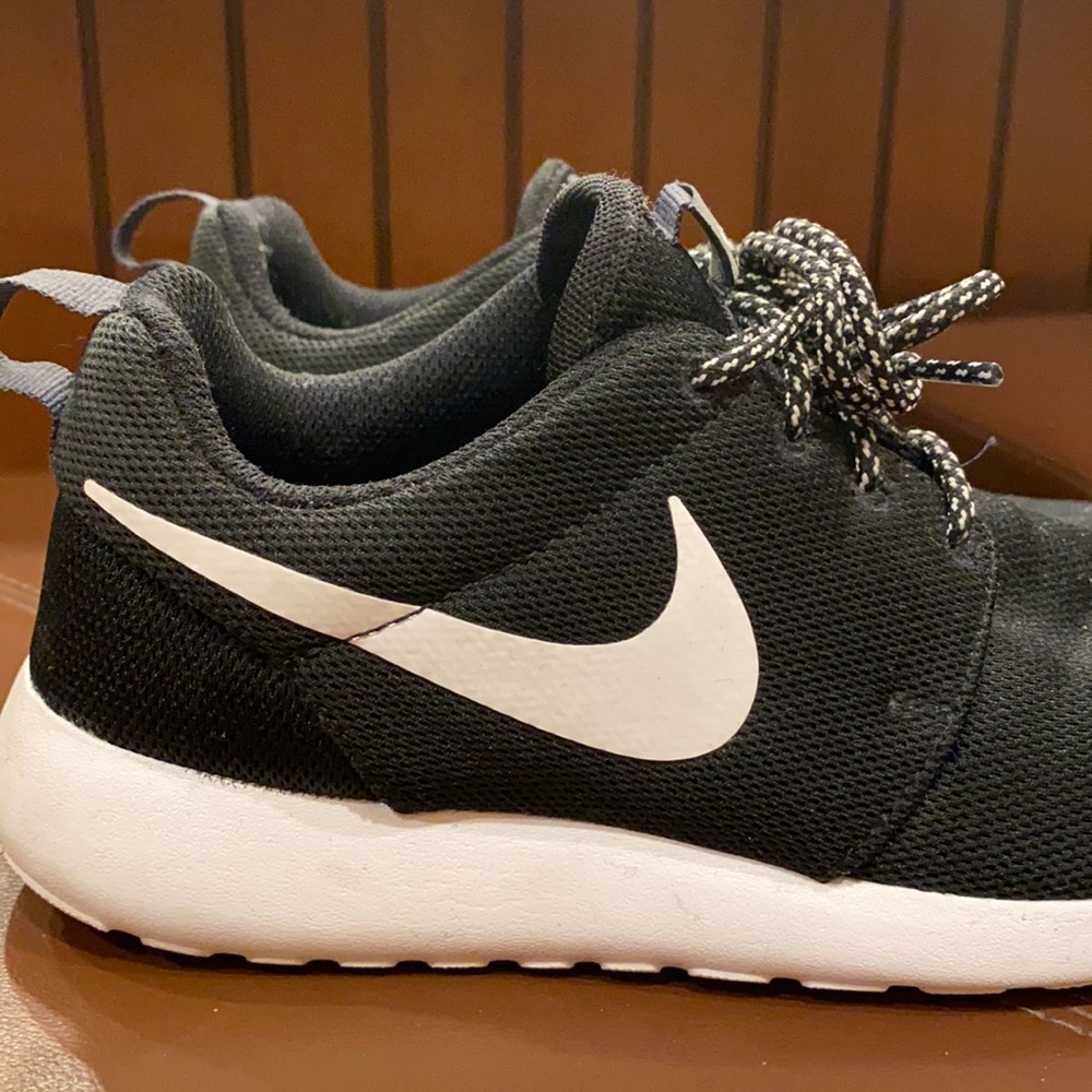 Nike Rosh Sneakers